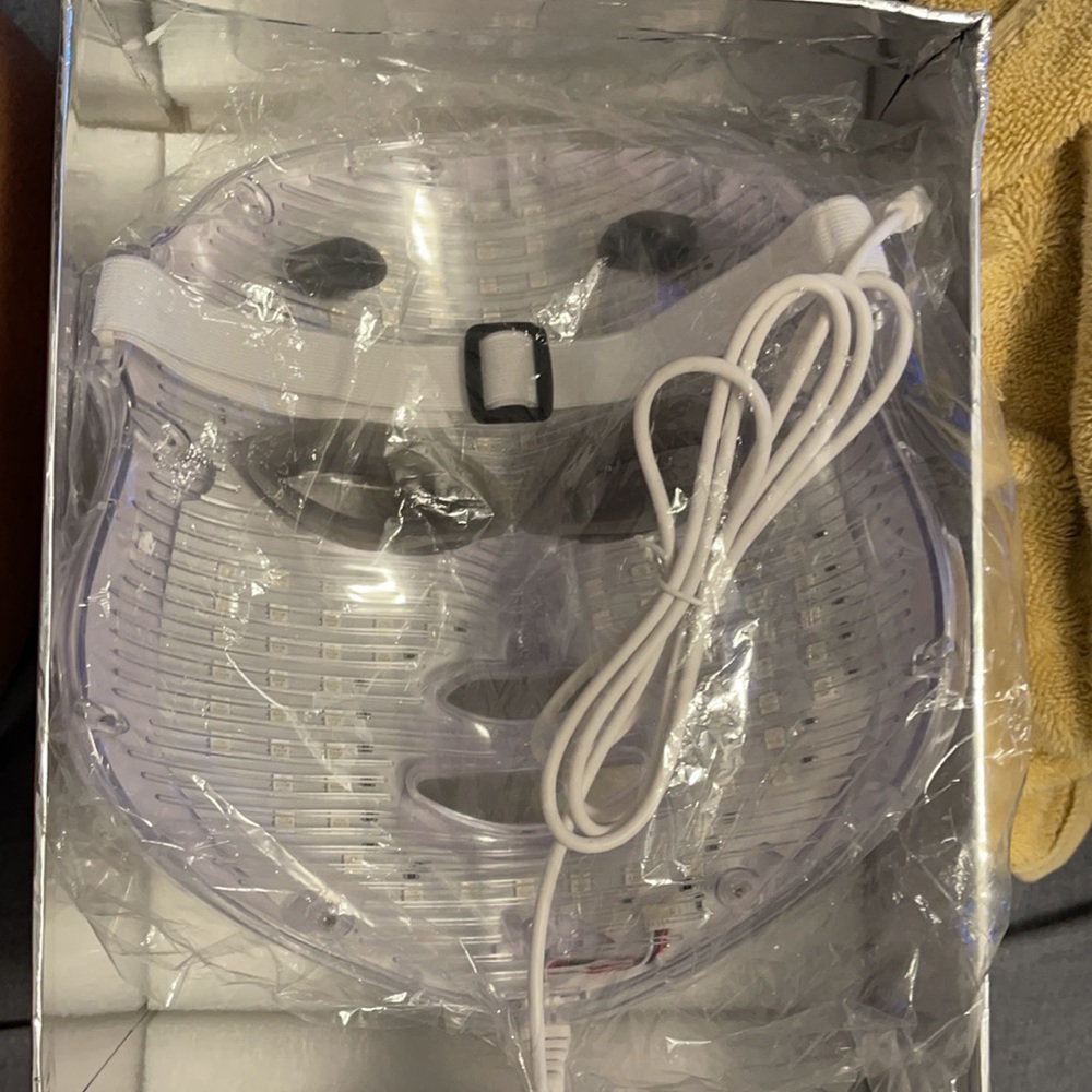 LED Mask - Picture 5 of 5